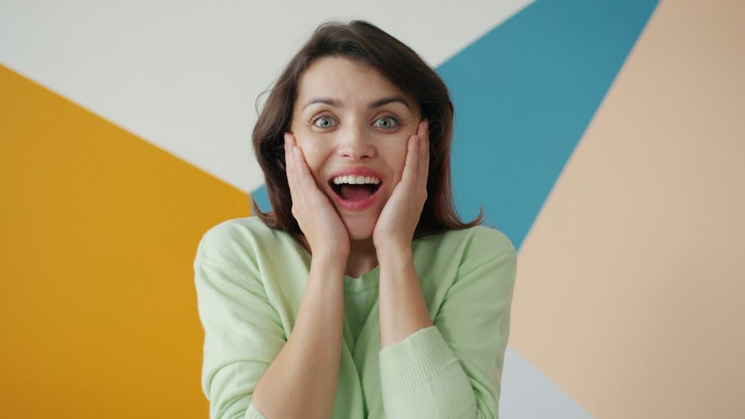 facial discomfort and wisdom tooth swelling
