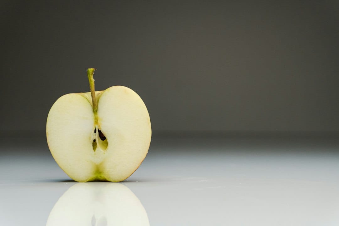 raw apple should be avoided early after wisdom teeth removal